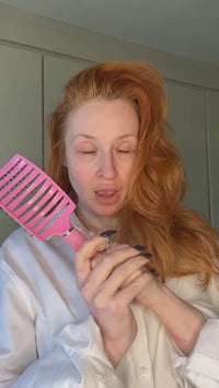 Pink Stroke of Luck - Curved Mixed Bristle Brush — video 5