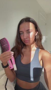 Pink Stroke of Luck - Curved Mixed Bristle Brush — video 3